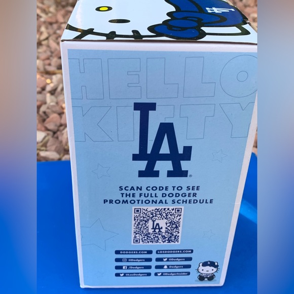 2023 LA Dodgers Collectible Blue and White Hello Kitty Bobblehead Figure - Picture 7 of 14
